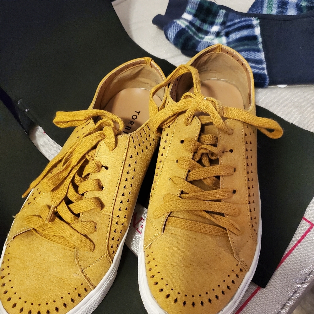 Sneakers